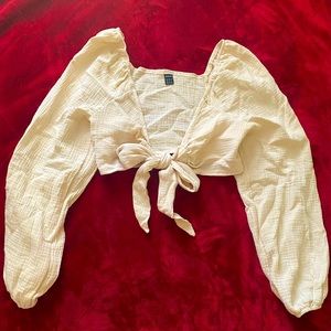 Knot front lantern sleeve crop top